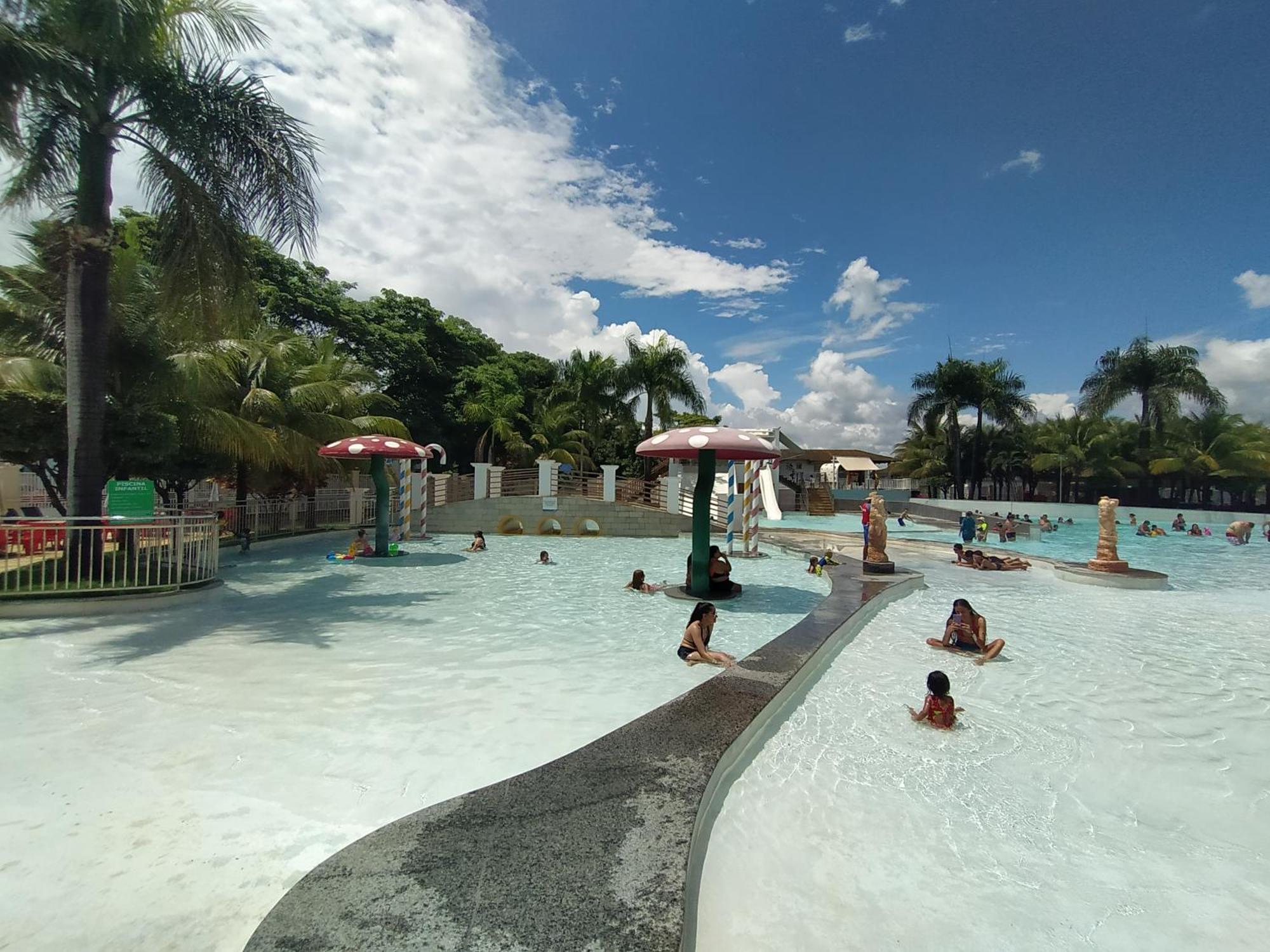 Lacqua Diroma, Mais Parque Acquatico Com Piscina De Ondas 卡达斯诺瓦斯 外观 照片